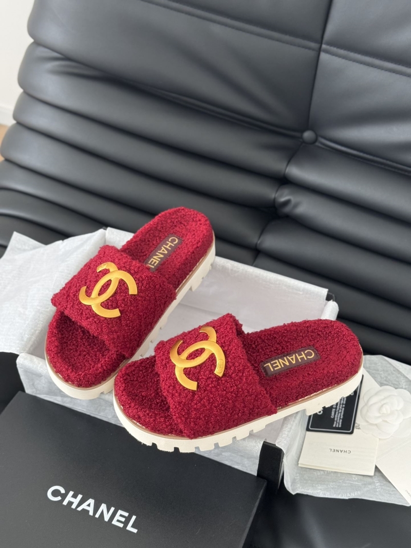 Ch**el slippers